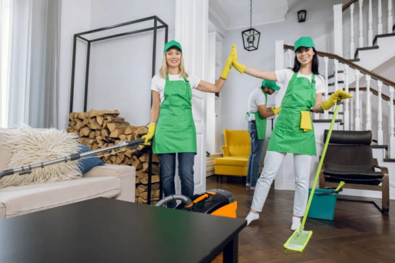 Empresas de limpeza terceirizadas